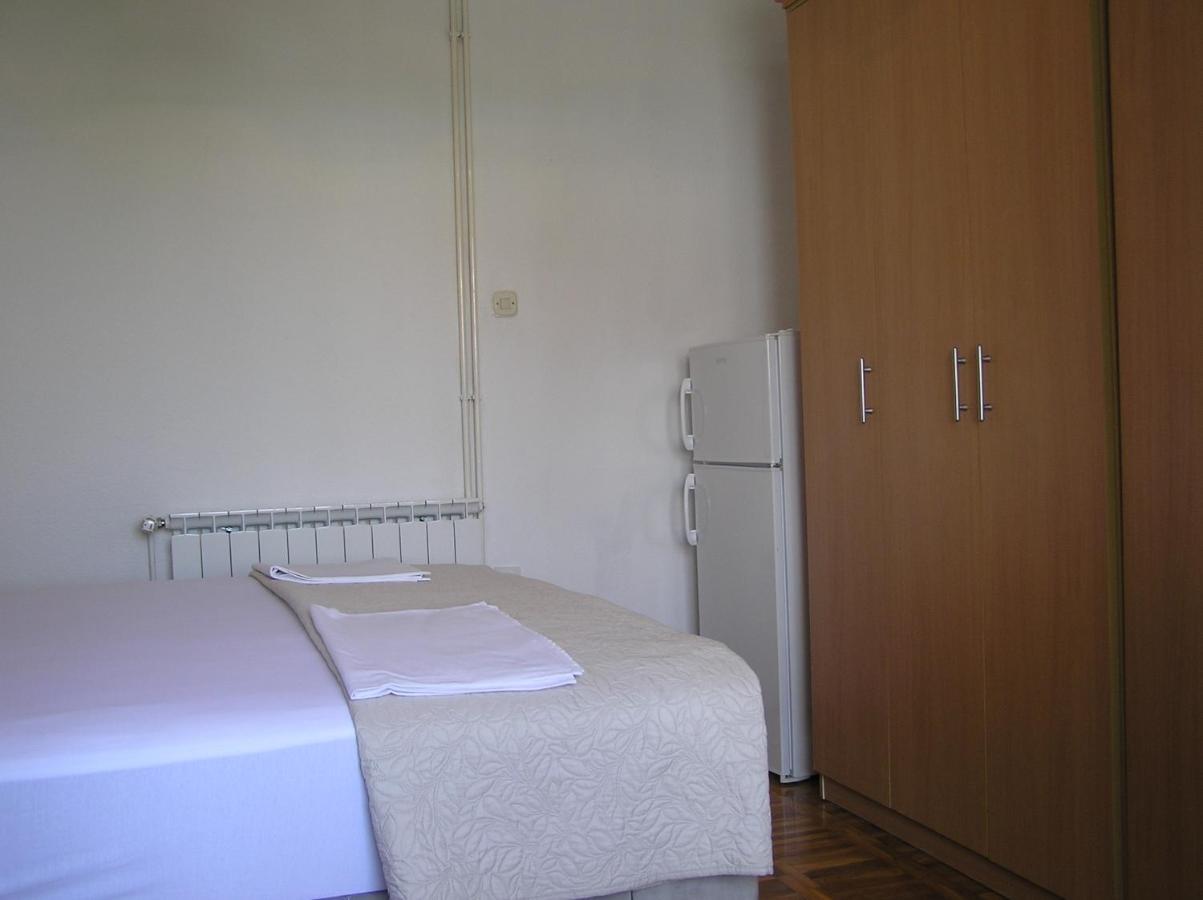 Guest House Adria Senj  Eksteriør bilde